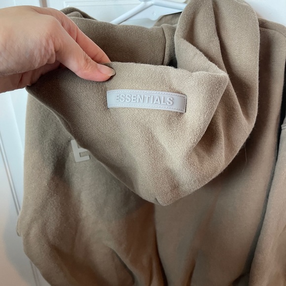 ESSENTIALS FOG KIDS SIZE XS (4T) - Picture 2 of 5